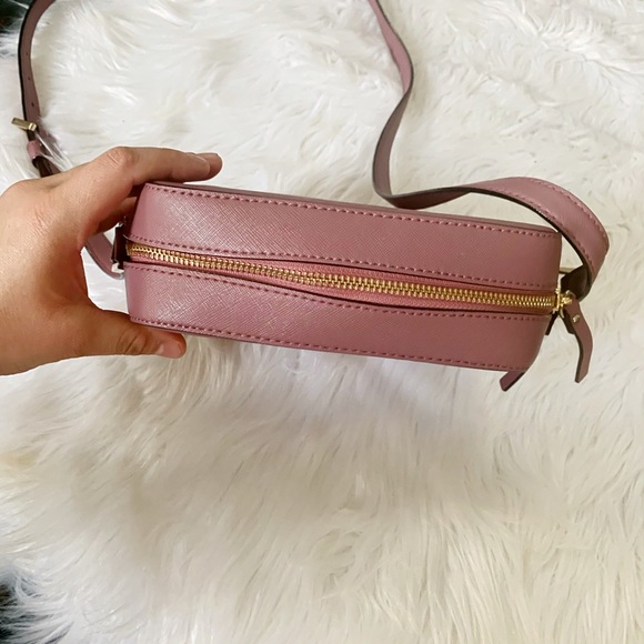 ❌SOLD❌ Like New ♠️ Kate Spade ♠️ Crossbody - Picture 8 of 16